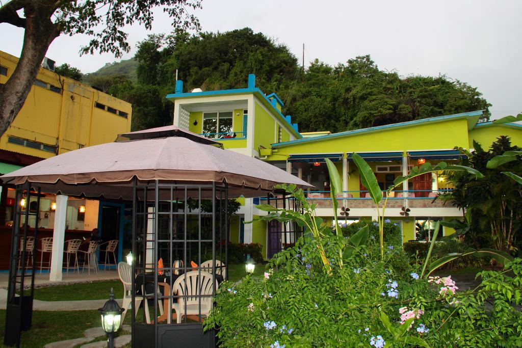 Castle Comfort Lodge روسو المظهر الخارجي الصورة