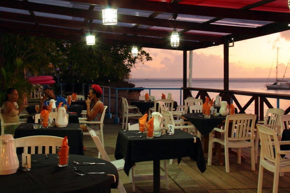 Castle Comfort Lodge روسو المظهر الخارجي الصورة